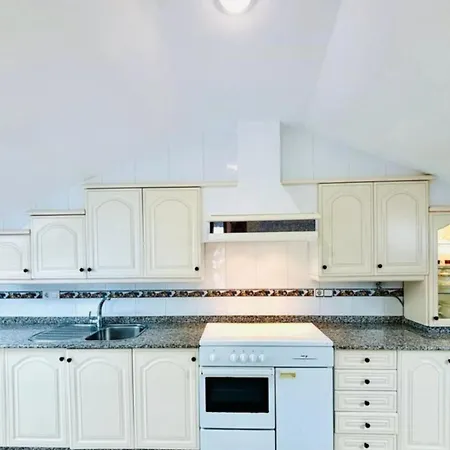 Holibai, Xeitoso, Luminoso Apt Con Terracita